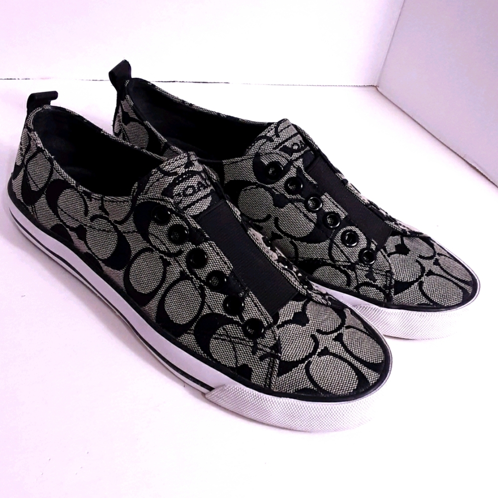 ❤❤❤COACH SLIP ON SHOES SIZE 7❤❤❤